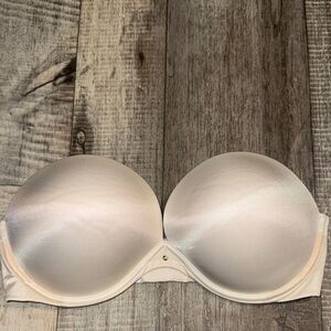 Victoria’s Secret Elegant Cream/off white Strapless Bra- size 38D
